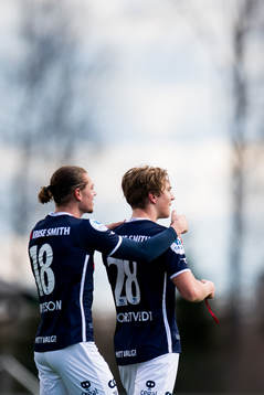 Julian Ryerson and Kristian Thorstvedt of Viking celebrate the 0-1 goal