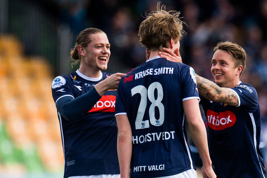 Julian Ryerson, Kristian Thorstvedt and Claes Kronberg of Viking celebrate the 0-1 goal