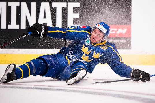 Sveriges Mattias Janmark faller