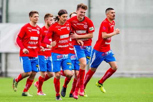 Nyköpings Enis Ahmetovic jublar efter 1-0