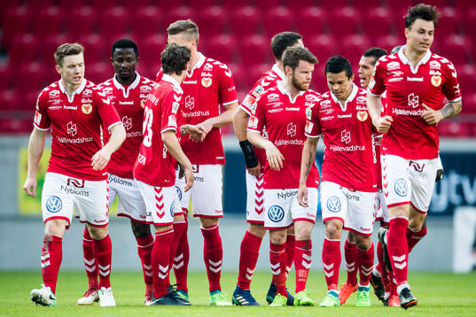 Kalmars Måns Söderqvist jublar efter 1-0