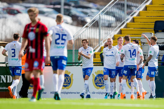 Norrköpings Arnór Sigurdsson jublar efter 0-1