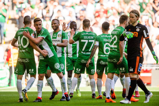 Hammarbys spelare jublar