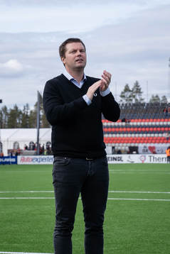 Norrköpings tränare Jens Gustafsson tackar fansen
