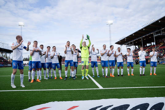 Norrköpings spelare tackar fansen
