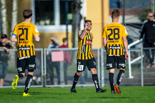 Häckens Paulinho jublar