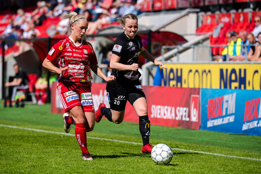 Piteås Ronja Aronsson och Växjös Elin Åkerman