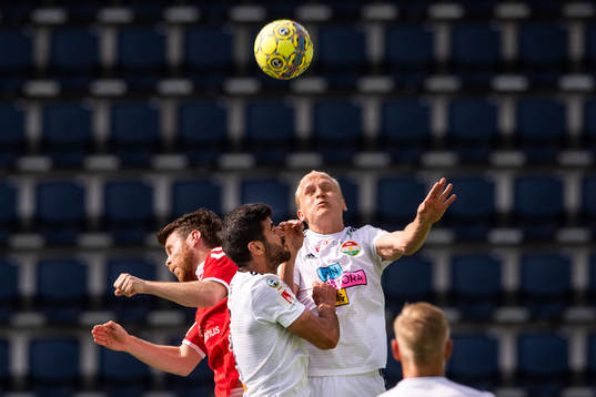Kalmars Måns Söderqvist och Dalkurds Henrik Löfkvist i