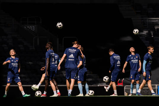 Spelarna värmer upp