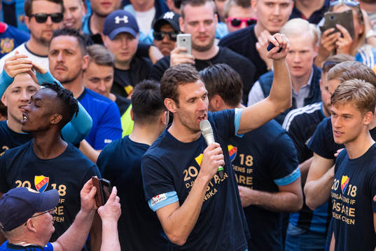 Djurgårdens målvakt Andreas Isaksson jublar ftere vinsten i finalen i Svenska cupen i fotboll mellan Djurgården och Malmö FF den 10 maj 2018 i Stockholm. 