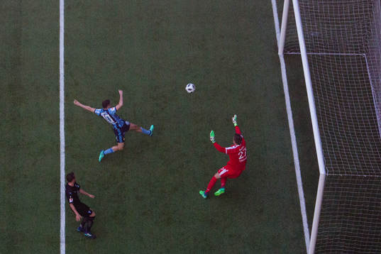 Djurgårdens Kerim Mrabti gör 2-0 för Djurgården bakom