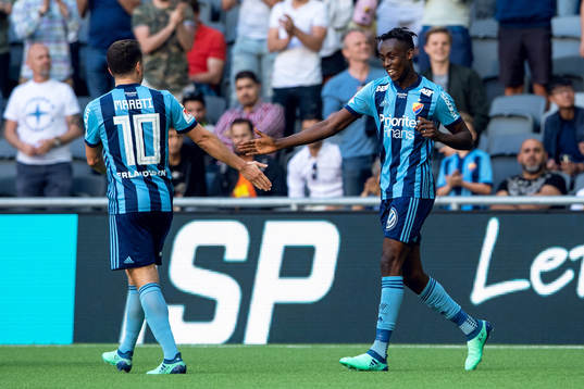 Djurgårdens Philana Tinotenda Kadewere jublar med