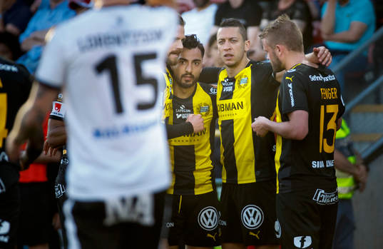 Hammarbys Jiloan Hamad gör 1-2 och jublar med Nicola