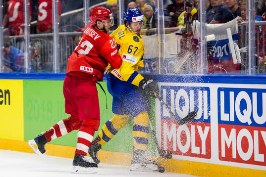 Rysslands Nikita Zaitsev trycker till Sveriges Rickard