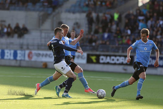  Zymer Bytyqi from Viking in action against Ari Jonsson from Sandnes