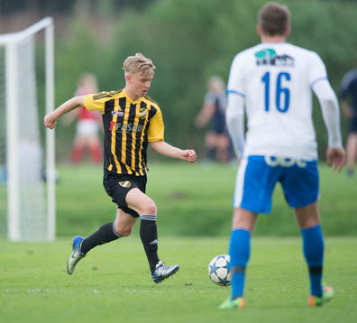 IFK Hässleholms Viktor Holmberg i DM-matchen mellan IFK Hässleholm och Åstorp i Hässleholm 16 maj 2018.  