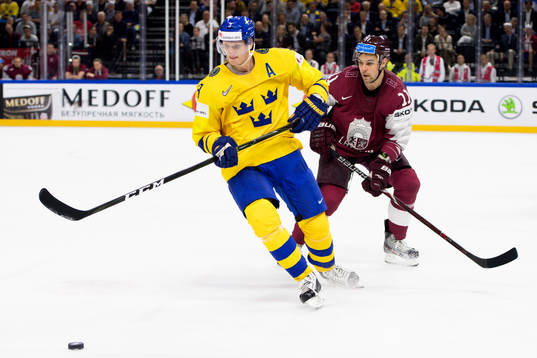 Sveriges John Klingberg och Lettlands Kristaps Sotnieks