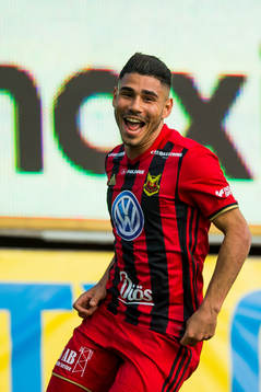 Östersunds Hosam Aiesh jublar 0-2