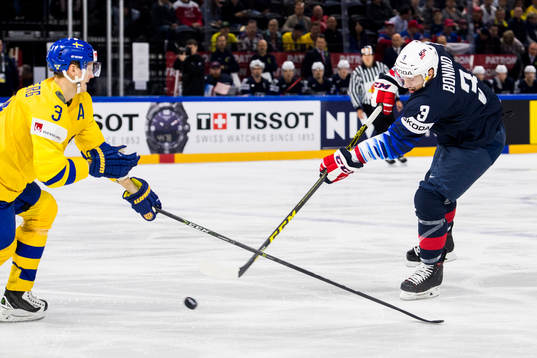 s Nick Bonino och Sveriges John Klingberg