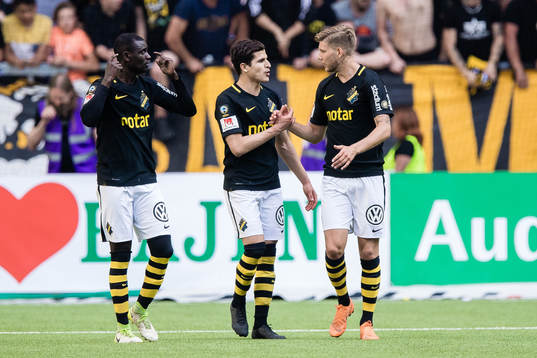 s Tarik Elyounoussi jublar efter 0-1 under fotbollsmatchen i Allsvenskan mellan Hammarby och AIK den 20 Maj 2018 i Stockholm. 
