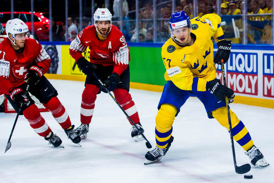 Schweiz Enzo Corvi, Joel Roman och Sveriges Rickard Rakell