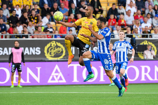 Elfsborgs Issam Jebali och IFK Göteborgs André Calisir