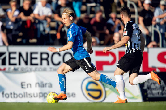 Halmstads Höskuldur Gunnlaugsson och Landskronas Igor