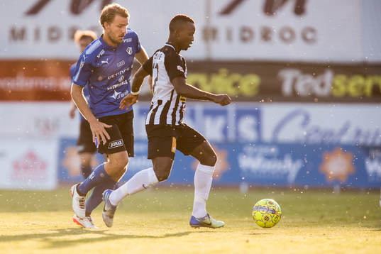 Halmstads Johan Oremo och Landskronas Monday Samuel