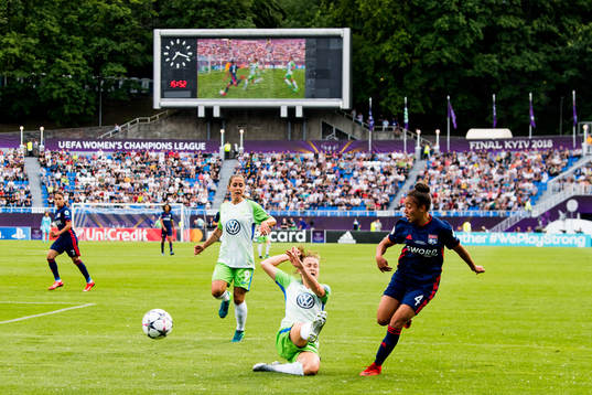 Anna Blässe and Caroline Graham Hansen of Wolfsburg, and