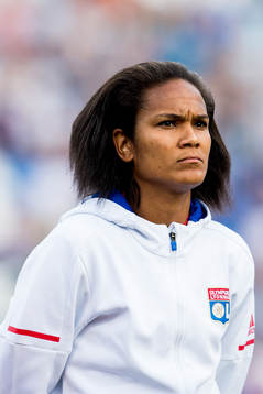 Bla gjennom flere bilder av Wendie Renard