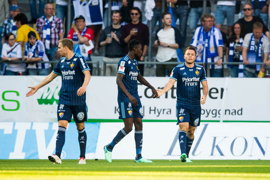 Djurgårdens Kerim Mrabti jublar efter 0-1