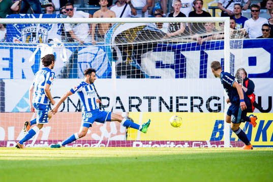 Djurgårdens Felix Beijmo gör 0-2