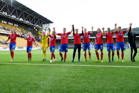 Helsingborgs spelare tackar supportrarna