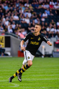 s Rasmus Lindkvist jublar