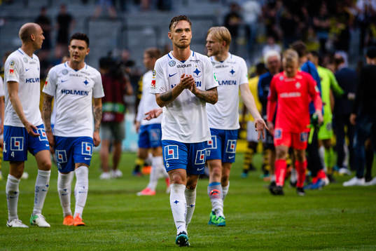 Norrköpings Linus Wahlqvist tackar publiken