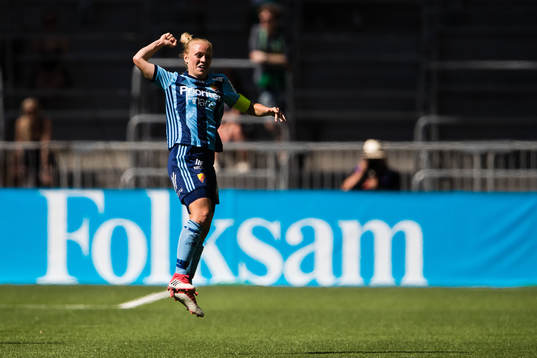 Djurgårdens Mia Jalkerud jublar efter att ha gjort 0-1 för Djurgården