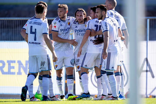 Djurgårdens Philana Tinotenda Kadewere jublar med