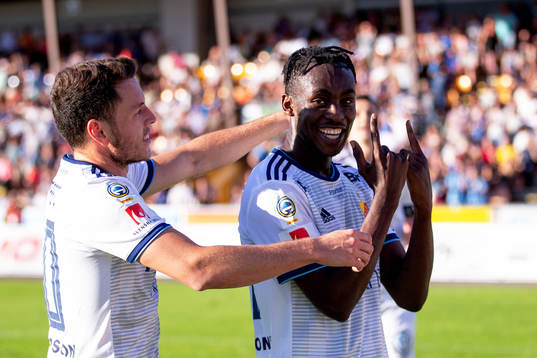 Djurgårdens Philana Tinotenda Kadewere jublar