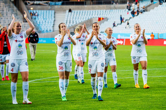 Rosengårds spelare jublar
