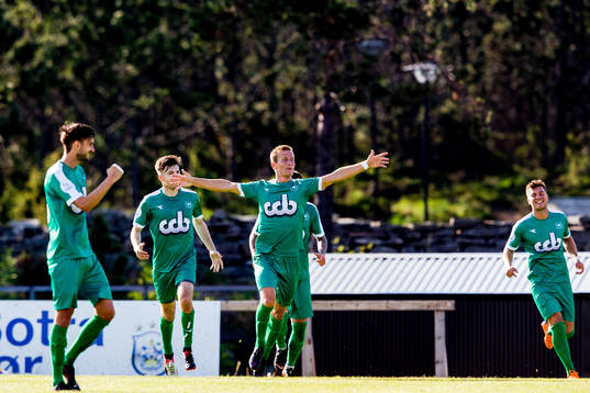 Ståle Steen Sæthre of Nest-Sotra celebrates scoring 1-0