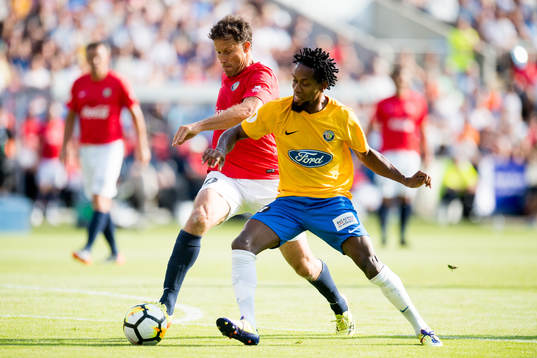 Ronny Johnsen of Norway and Zé Roberto of Brazil