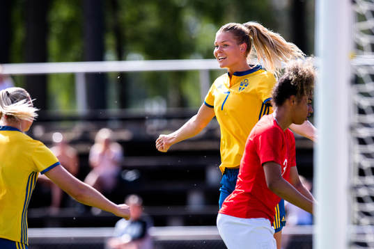 Sveriges Nina Jakobsson jublar