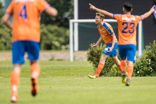 Vejbys Stephan Olsson jublar efter 1-0