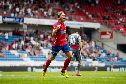 Helsingborgs Carl Johansson jublar efter 3-1
