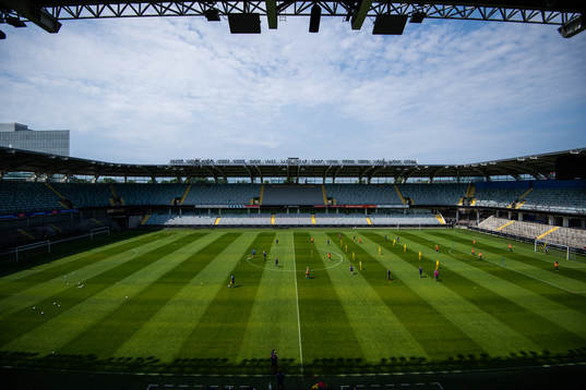 Generell vy över Gamla Ullevi med spelare på plan