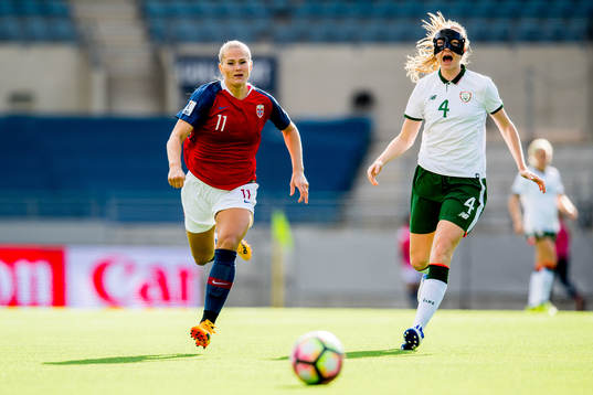 Lisa-Marie Karlseng Utland of Norway and Louise Quinn of