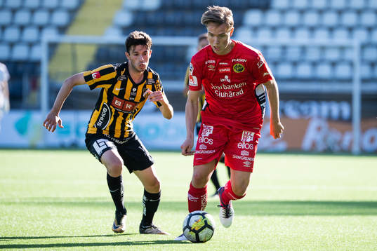 Elfsborgs Marcus Ejerblad och Häckens Leart Ramani