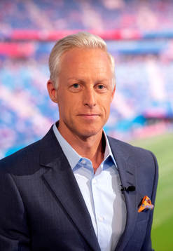 SVTs programledare André Pops i studion