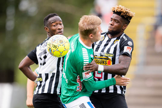 Landskronas Sean Ugochukwu Okoli och Brages Erik Nilsson