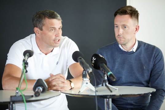 Östersunds ordförande Daniel Kindberg och Ian Burchnall, tränare